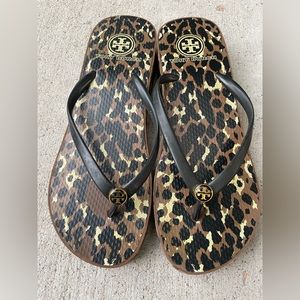 Tory Burch black sandals size 7.5 in very good condition